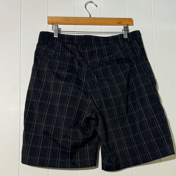 Champion Men’s Plaid Golf Shorts Black Gray Flat Front Chino Preppy Size 34 - Picture 3 of 8